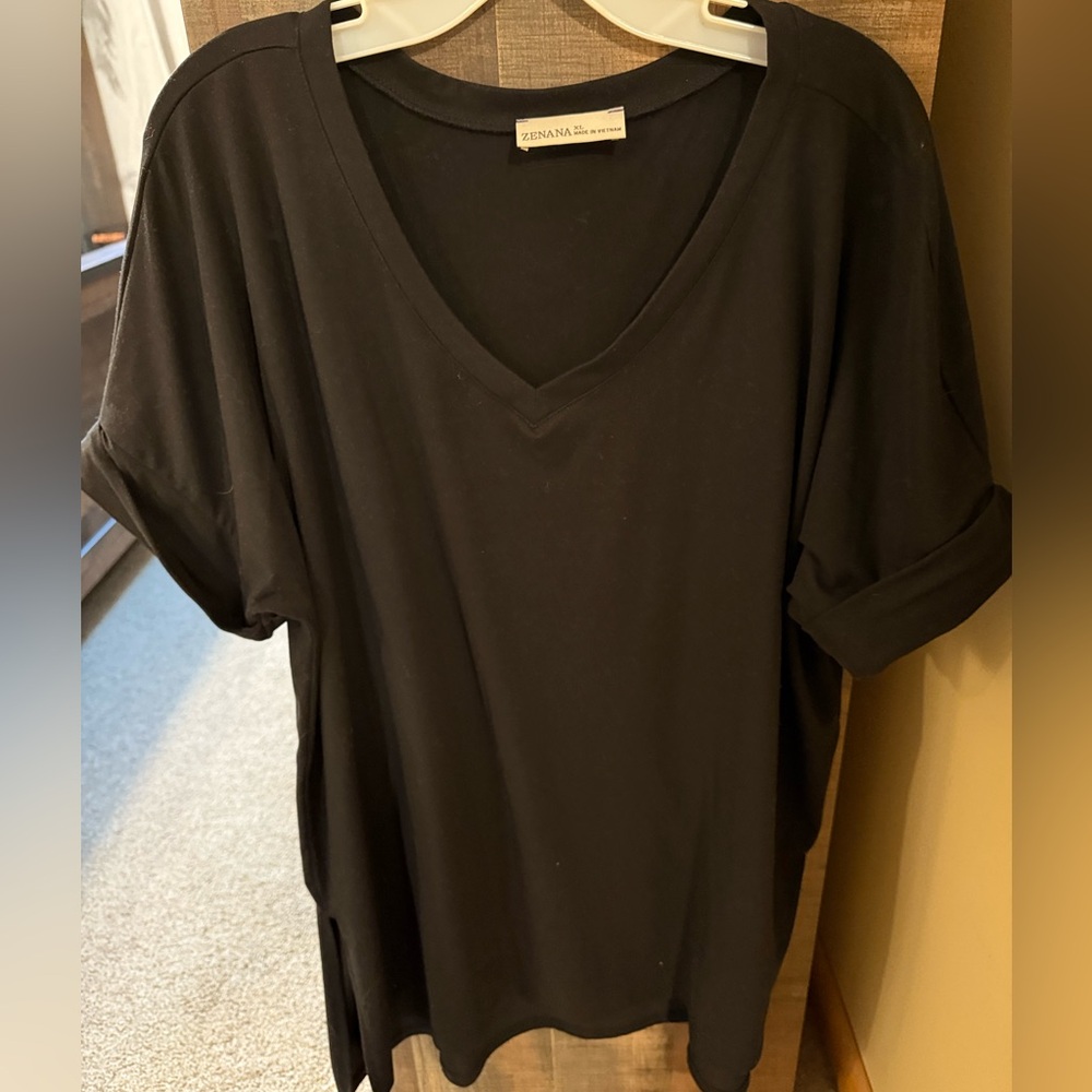 Zenana Outfitters Classic Black Short Sleeve Top